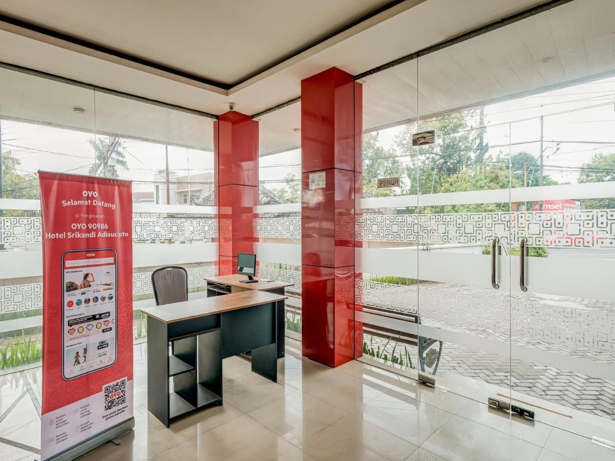 OYO 90986 Hotel Srikandi Adisucipto Yogyakarta Bagian luar foto