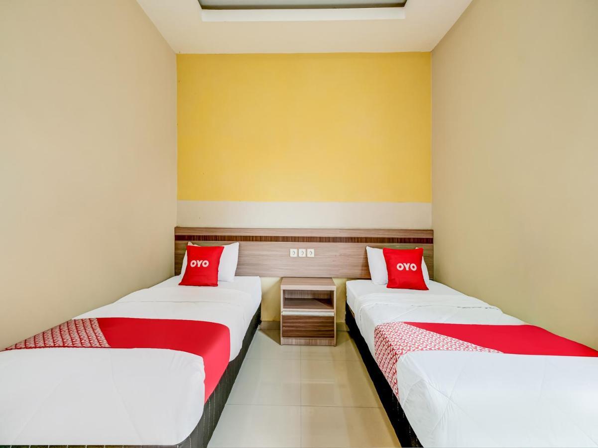OYO 90986 Hotel Srikandi Adisucipto Yogyakarta Bagian luar foto