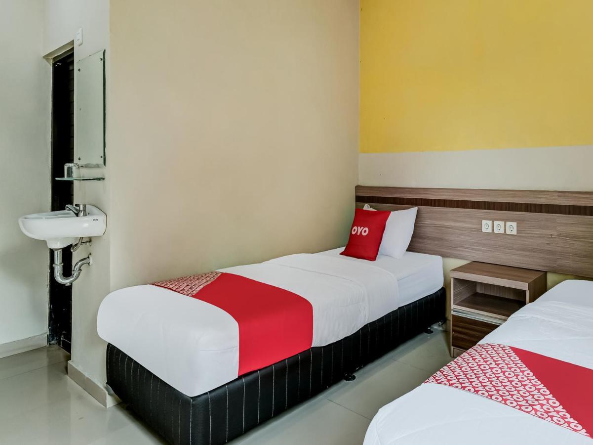 OYO 90986 Hotel Srikandi Adisucipto Kalasan Bagian luar foto