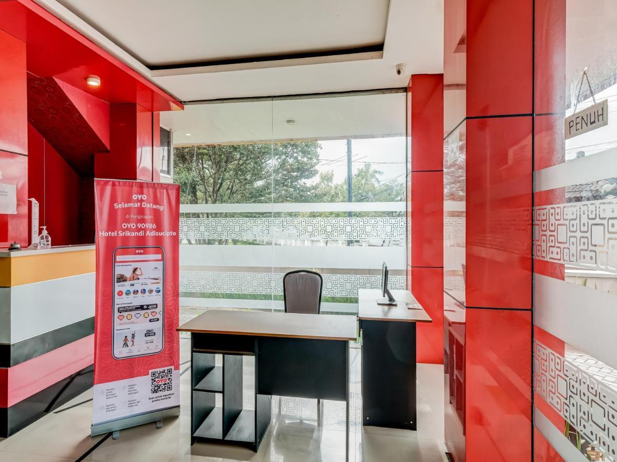 OYO 90986 Hotel Srikandi Adisucipto Yogyakarta Bagian luar foto