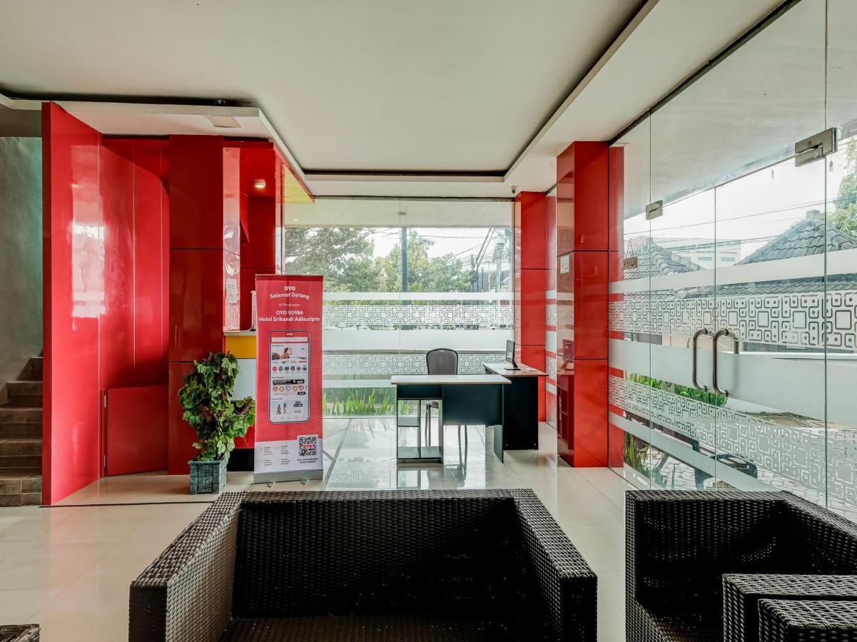 OYO 90986 Hotel Srikandi Adisucipto Yogyakarta Bagian luar foto