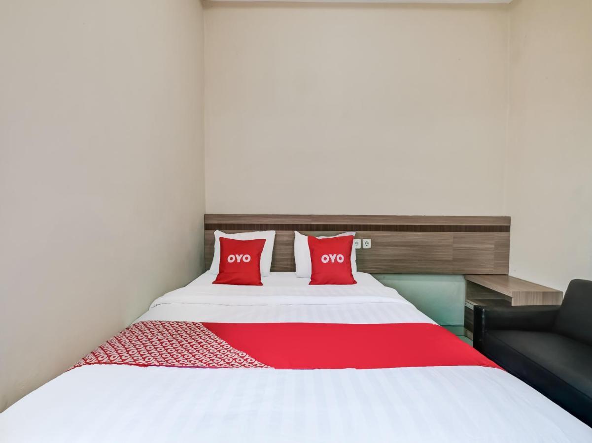 OYO 90986 Hotel Srikandi Adisucipto Yogyakarta Bagian luar foto