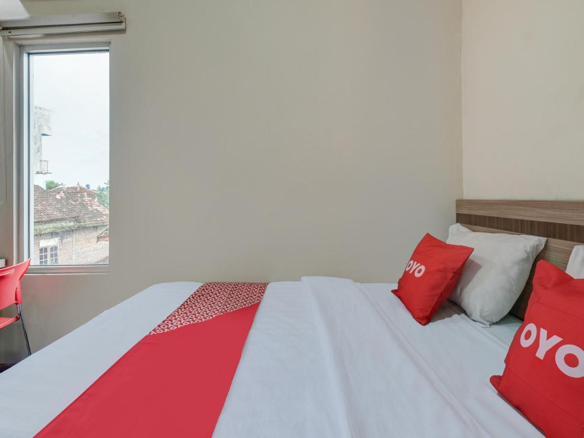 OYO 90986 Hotel Srikandi Adisucipto Yogyakarta Bagian luar foto