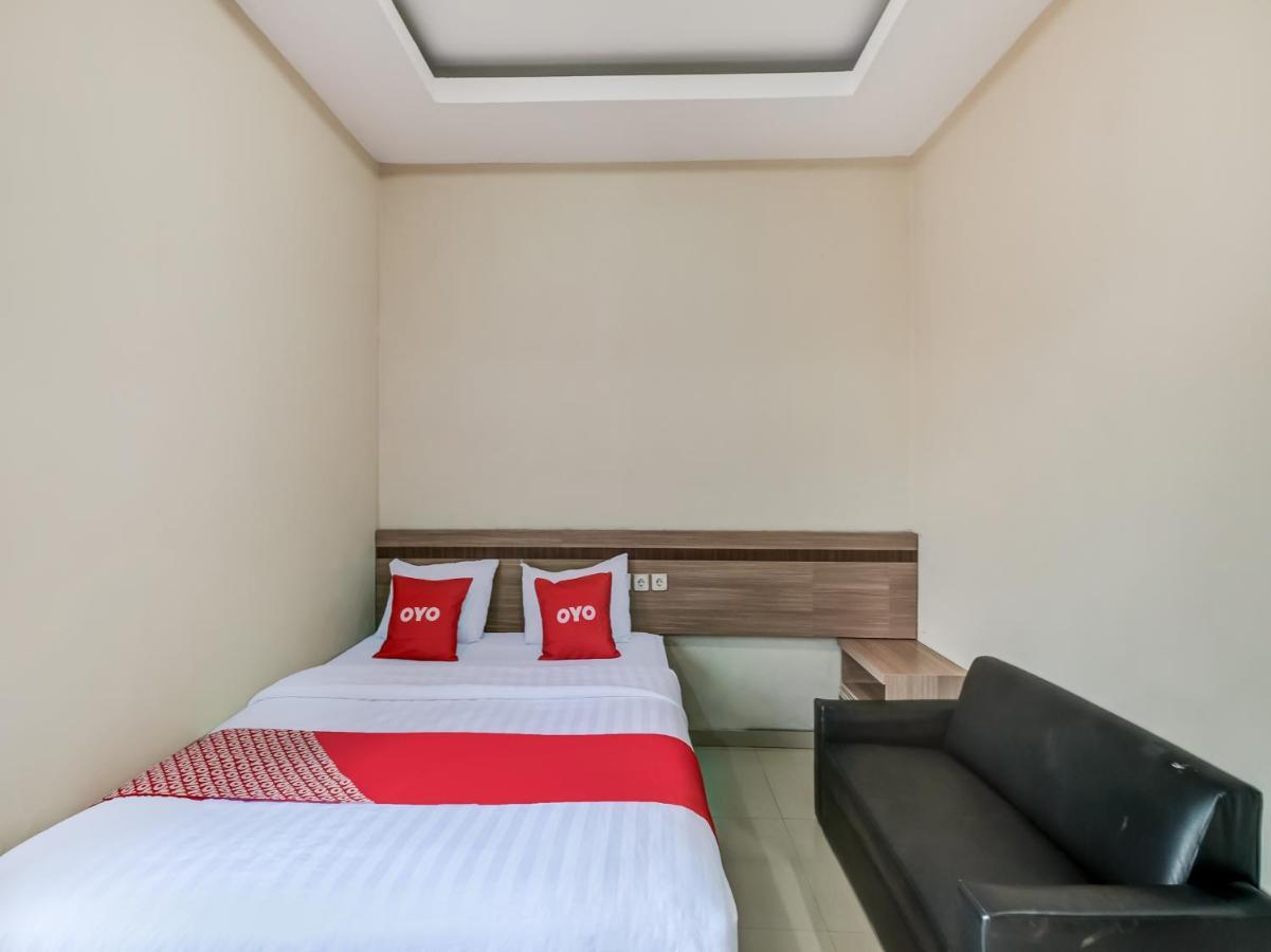 OYO 90986 Hotel Srikandi Adisucipto Yogyakarta Bagian luar foto