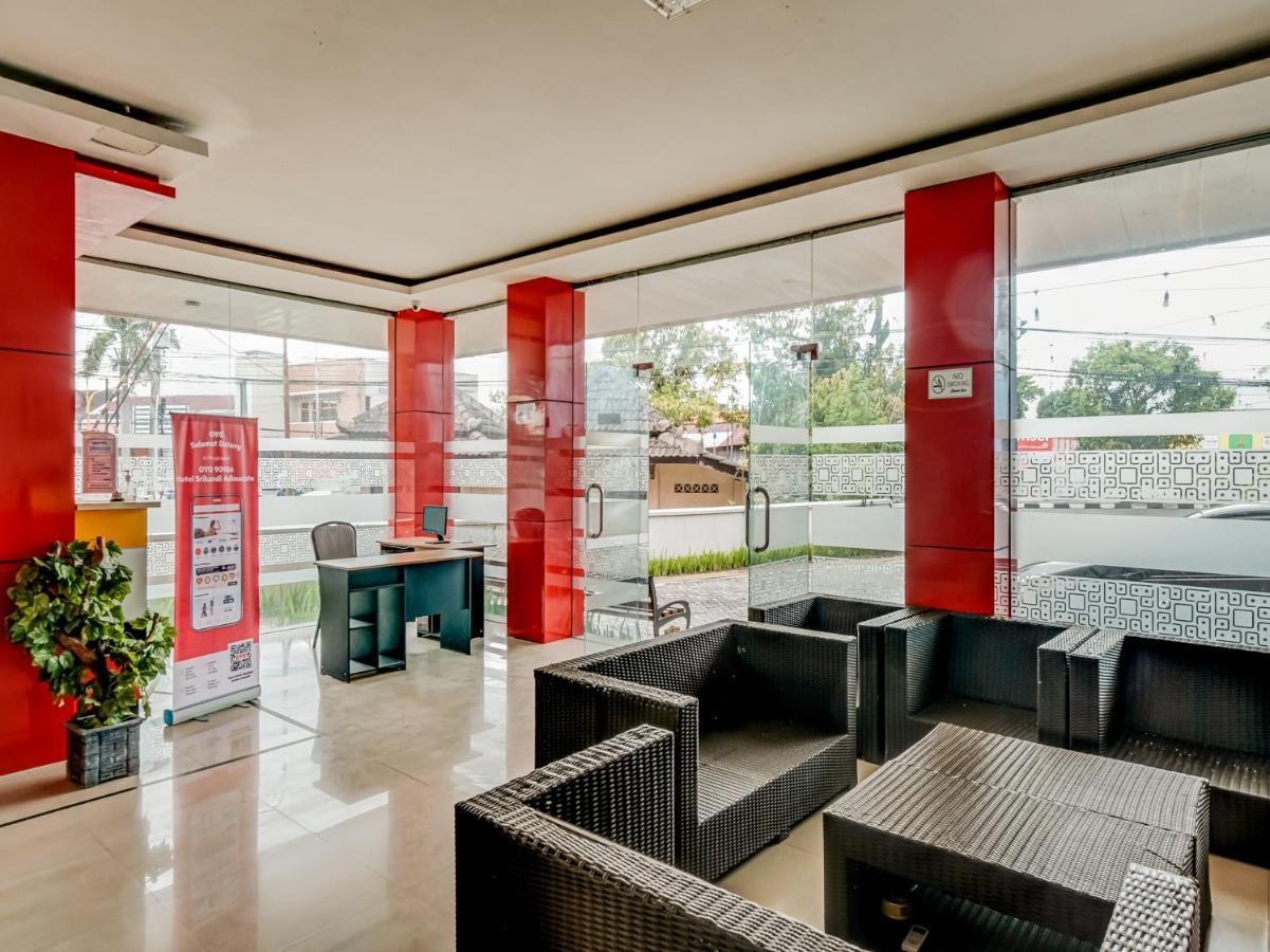 OYO 90986 Hotel Srikandi Adisucipto Yogyakarta Bagian luar foto